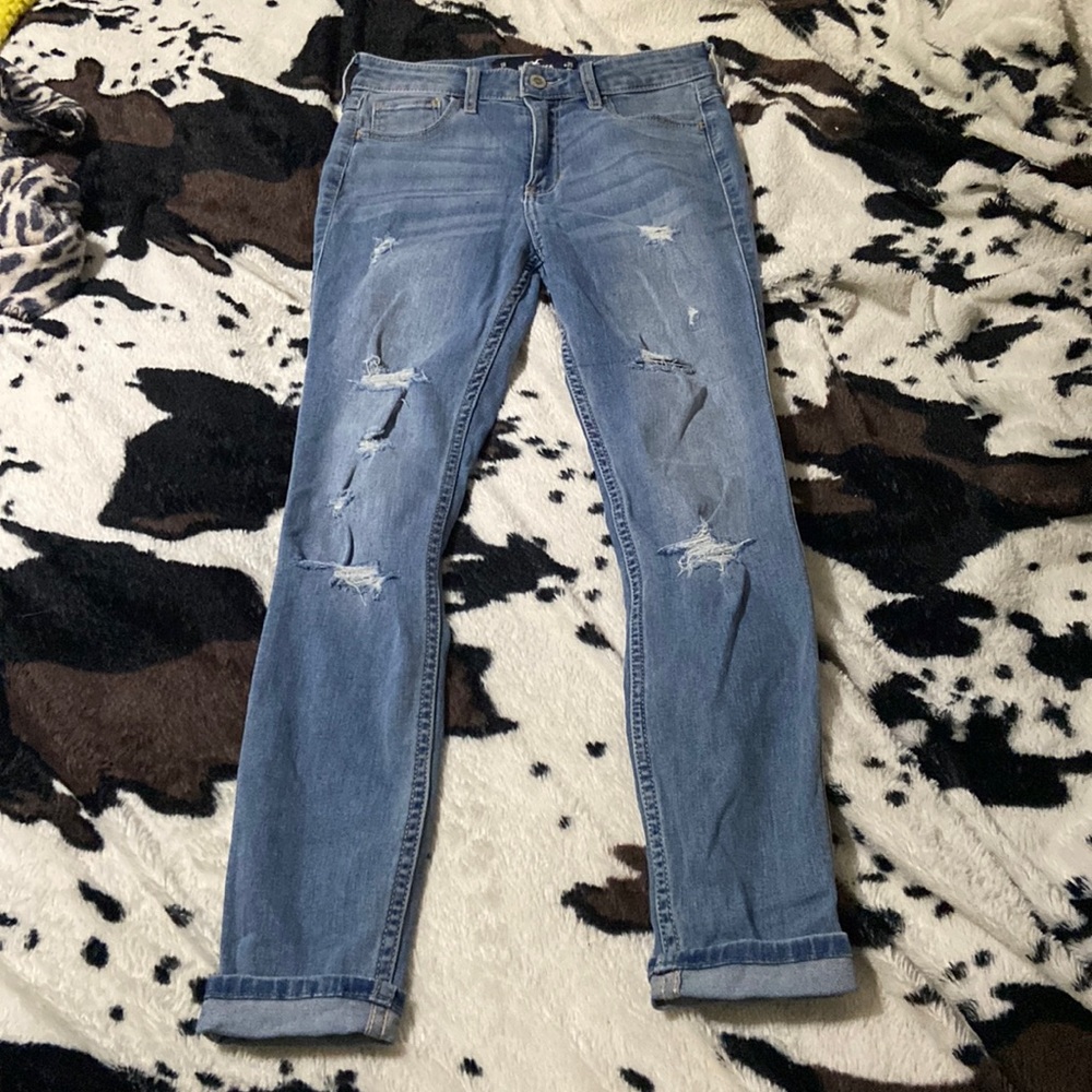 Good condition high rise Hollister skinny jeans.